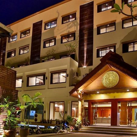Thapaeplacehotel Чиангмай Экстерьер фото