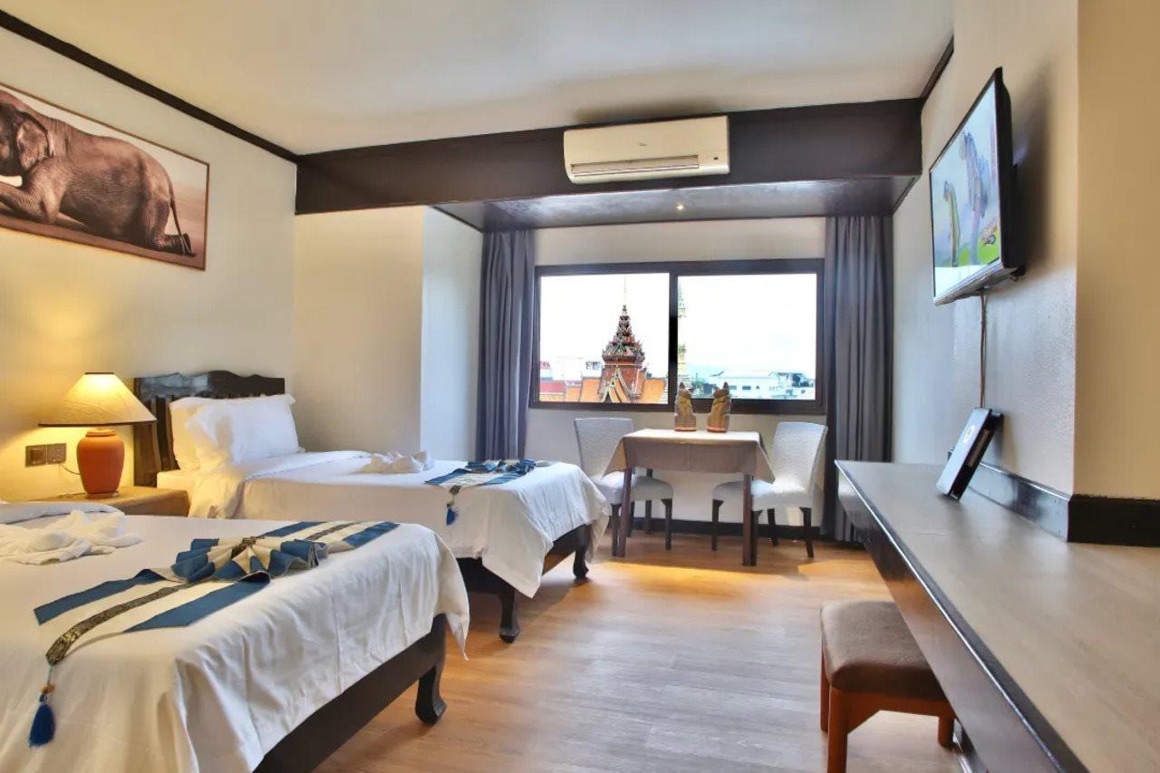 Thapaeplacehotel Чиангмай Экстерьер фото