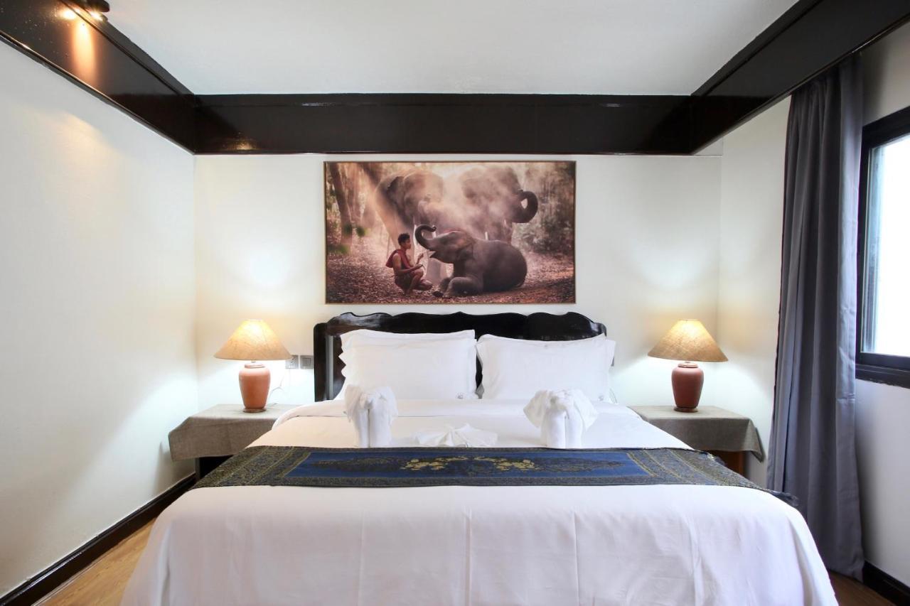 Thapaeplacehotel Чиангмай Экстерьер фото