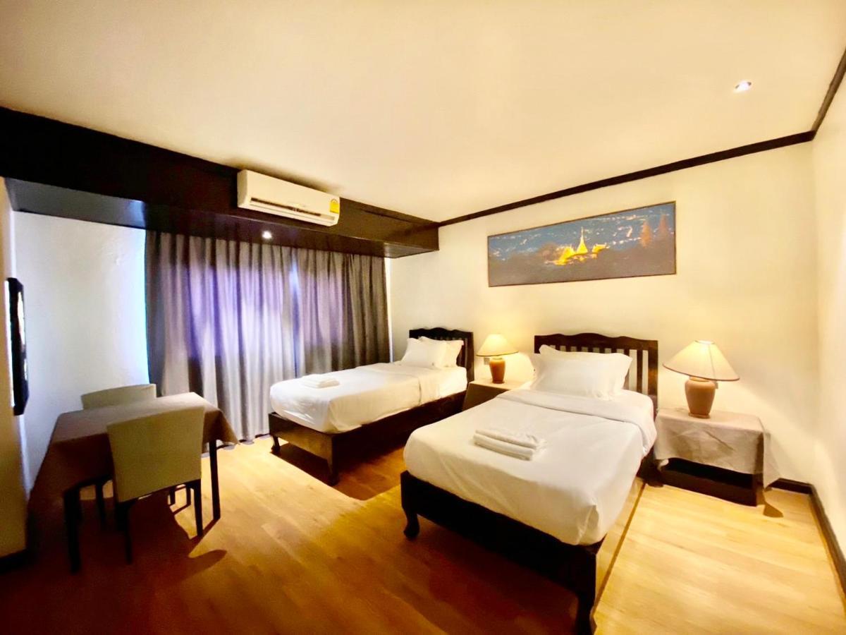Thapaeplacehotel Чиангмай Экстерьер фото