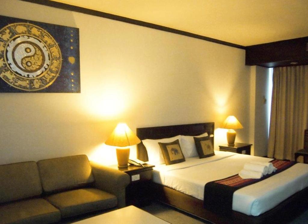 Thapaeplacehotel Чиангмай Экстерьер фото