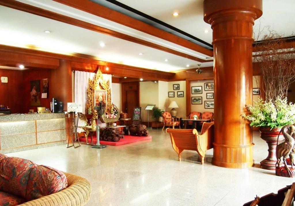 Thapaeplacehotel Чиангмай Экстерьер фото