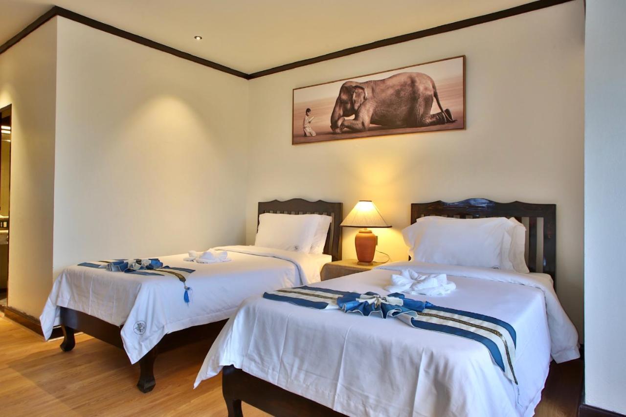 Thapaeplacehotel Чиангмай Экстерьер фото