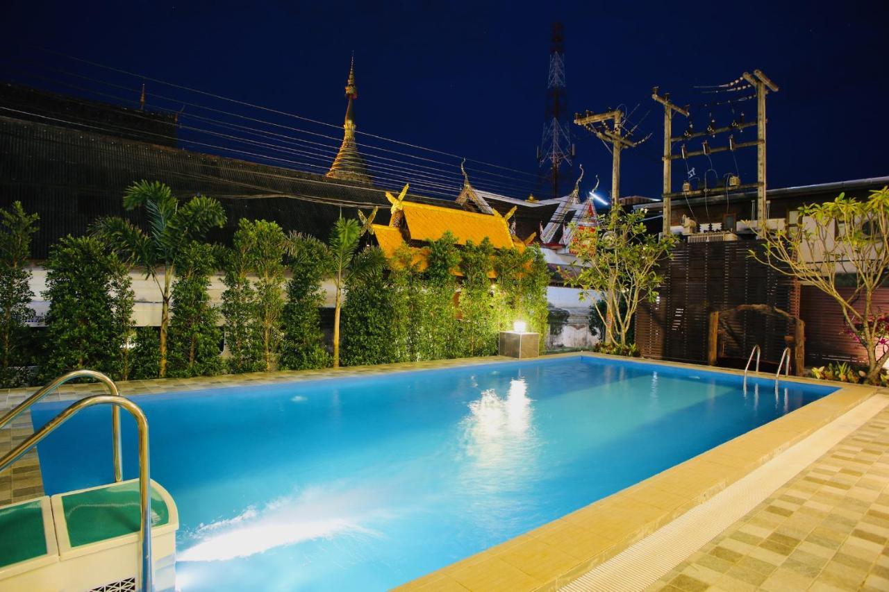 Thapaeplacehotel Чиангмай Экстерьер фото