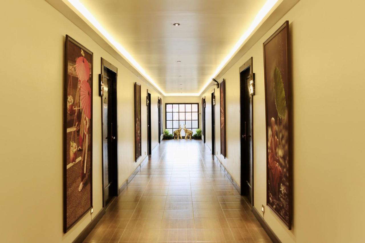 Thapaeplacehotel Чиангмай Экстерьер фото