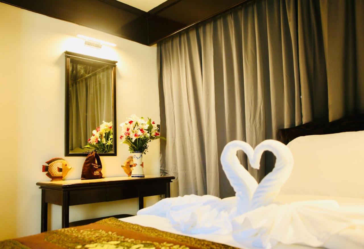 Thapaeplacehotel Чиангмай Экстерьер фото