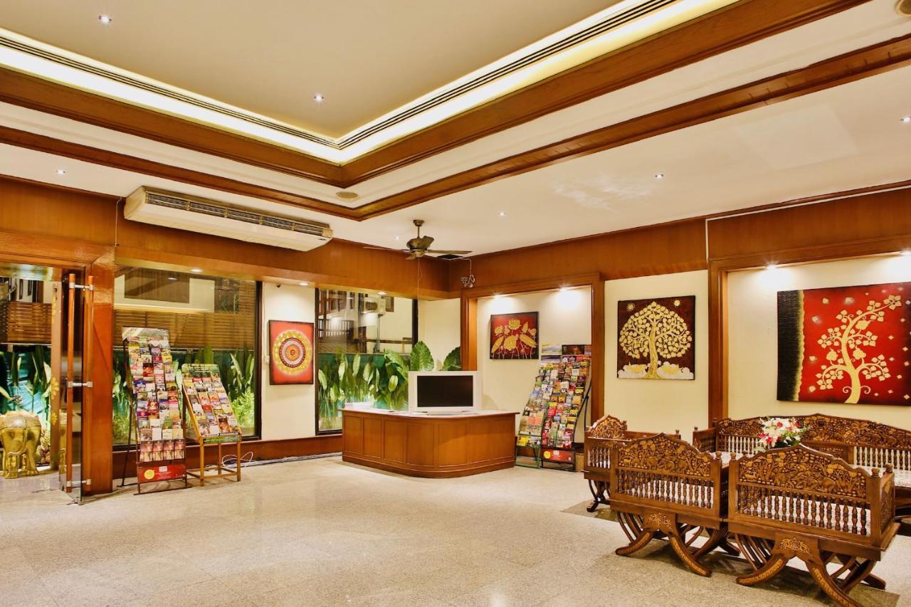 Thapaeplacehotel Чиангмай Экстерьер фото