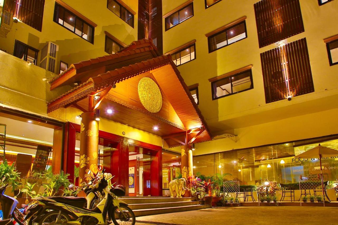 Thapaeplacehotel Чиангмай Экстерьер фото